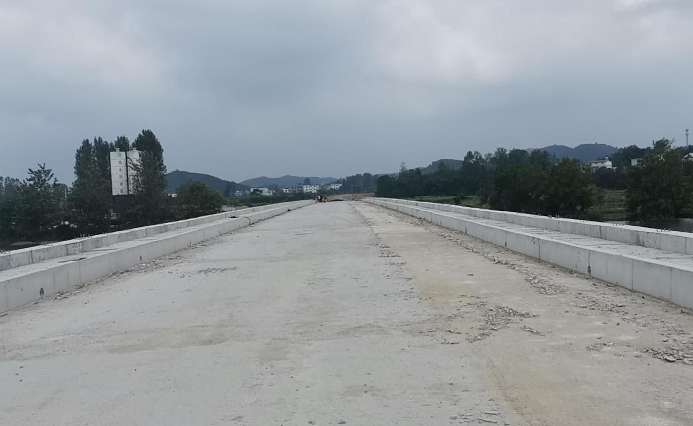 迎難而上保竣工 鼓足干勁再出發——集團董事長孔德穩對河川西橋工程進行檢查指導