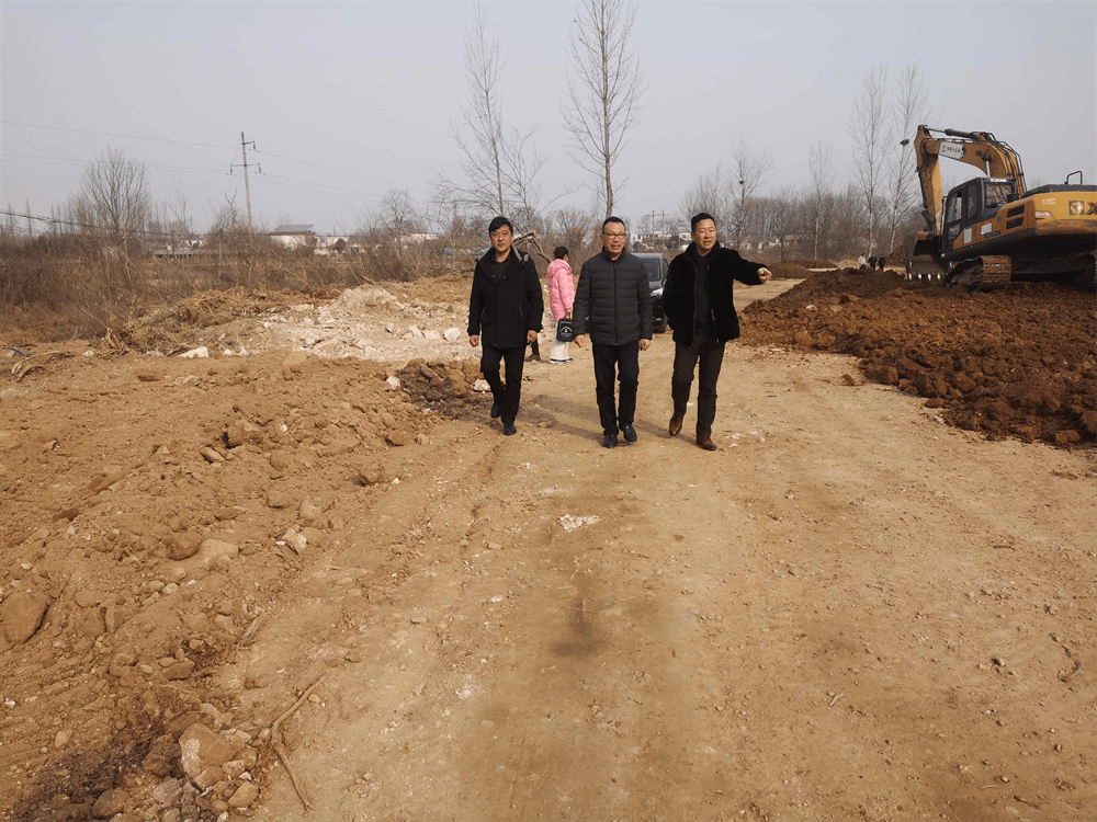 集團公司董事長孔德穩檢查指導工程施工和分支機構工作情況