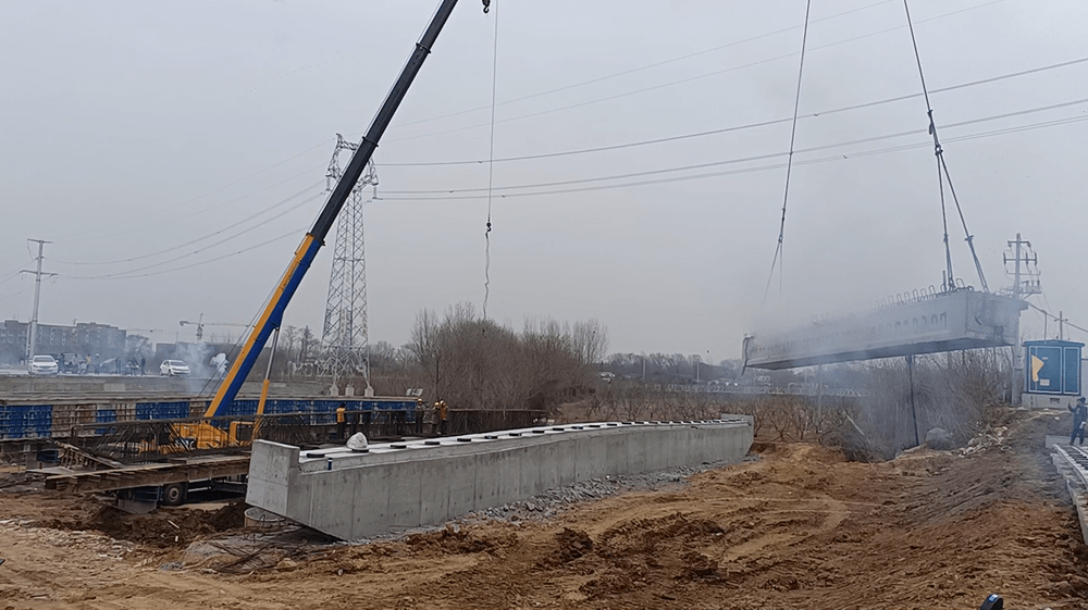 最新進展!天佑大道南延工程大橋開始架梁了!