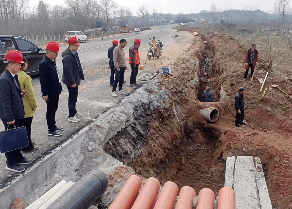 公司董事長孔德穩深入一線視察指導工作