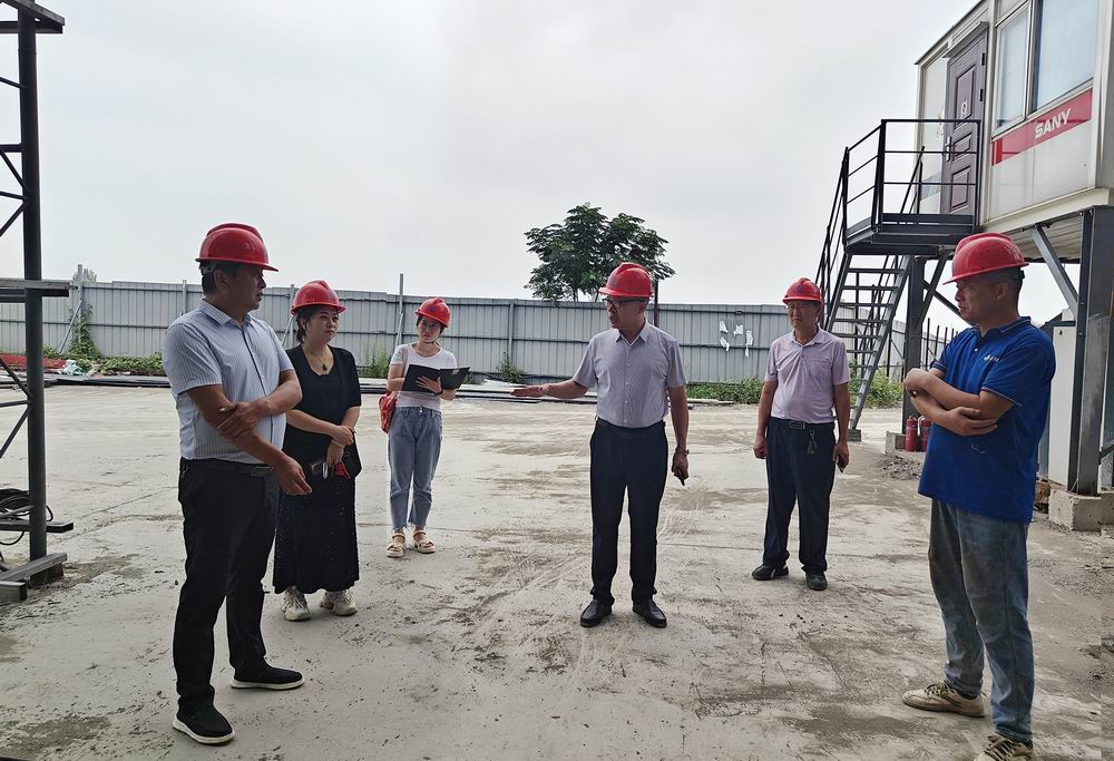 集團黨支部書記 董事長孔德穩赴城陽城拌合站進行專項督導